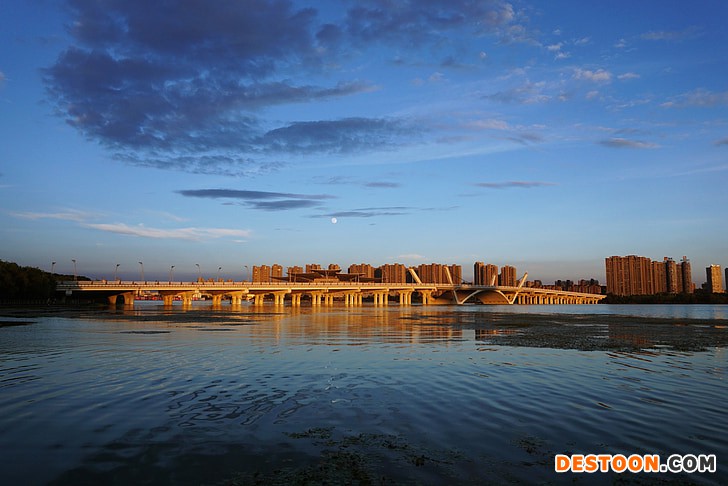 wuxi-bridge-sunset-lake-preview
